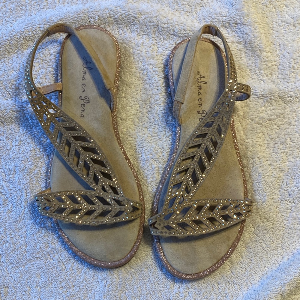Alma and Pena Women's Tan Strappy Sandals
